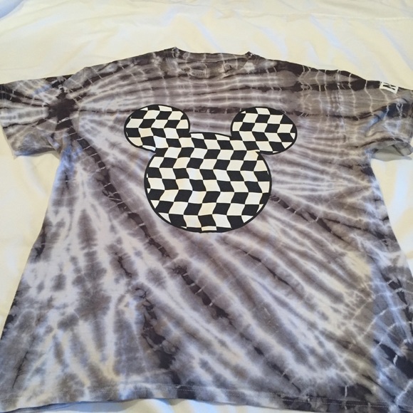 Disney/ NEFF Other - Disney Collection NEFF T Shirt Size L